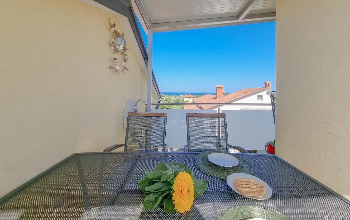 Silos Mare Apartment Novigrad
